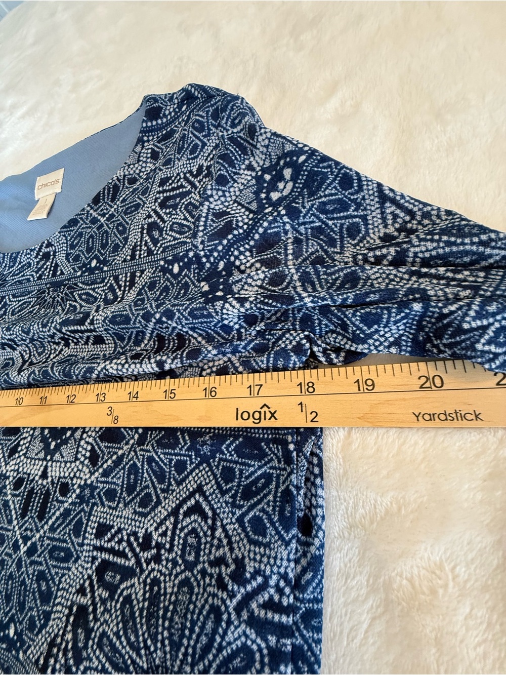 Chico’s Blue Geometric Kaleidoscope Print Mesh Lined Top Size 1 Long Sleeve - Picture 11 of 12